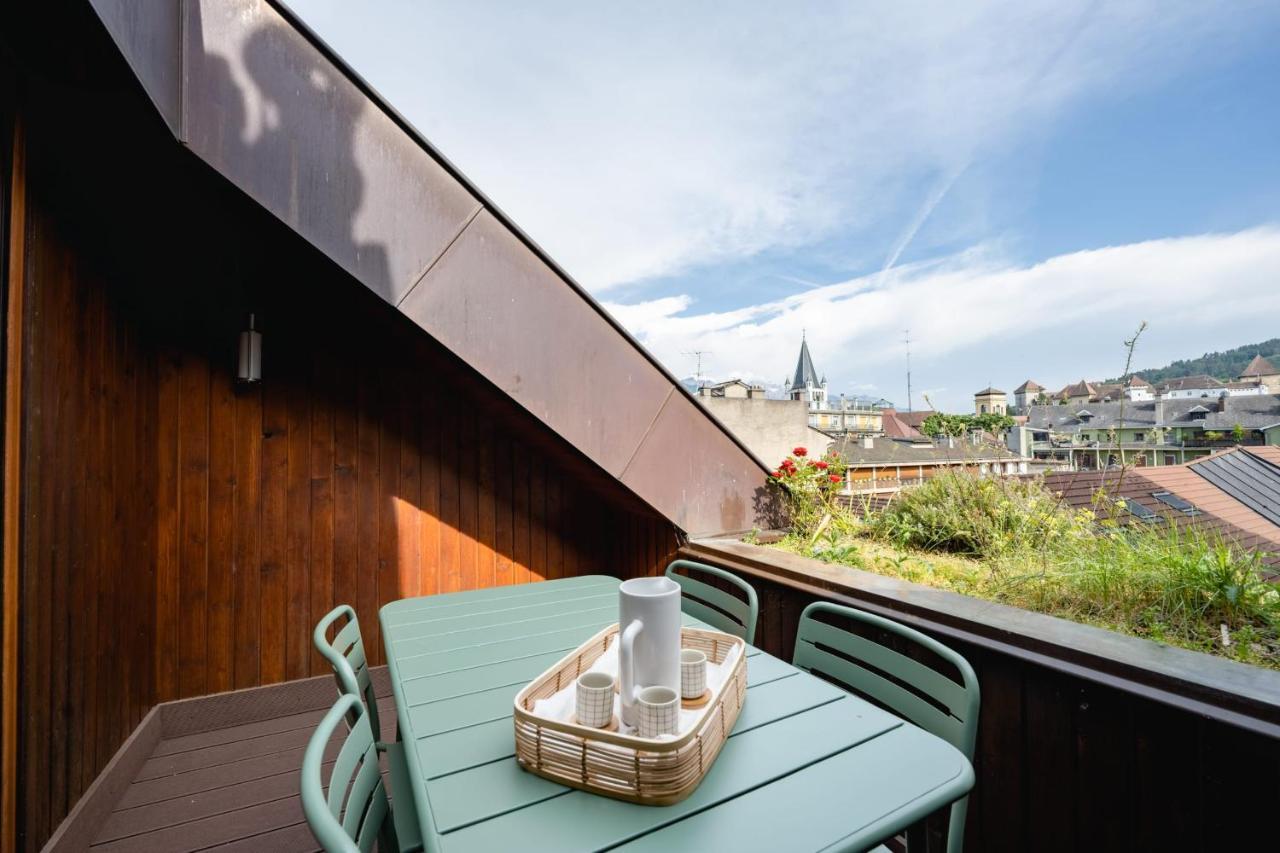 Le Duplex Vaugelas Atypique En Plein Centre Ville Annecy Exterior foto